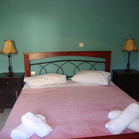Kafiona Guesthouse Pírgos Dhiroú Kültér fotó