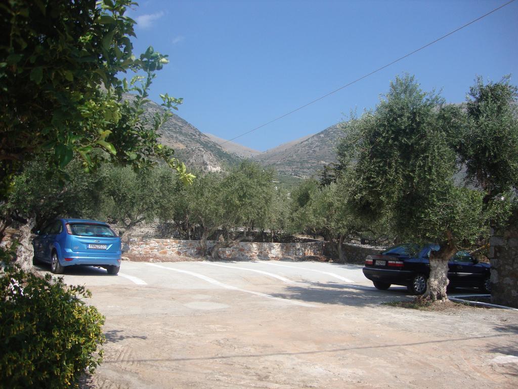 Kafiona Guesthouse Pírgos Dhiroú Kültér fotó