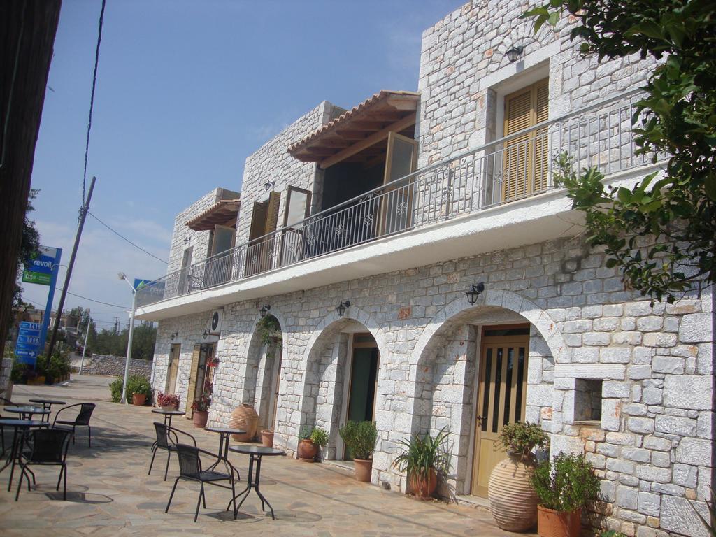 Kafiona Guesthouse Pírgos Dhiroú Kültér fotó