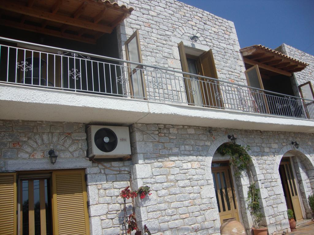Kafiona Guesthouse Pírgos Dhiroú Kültér fotó