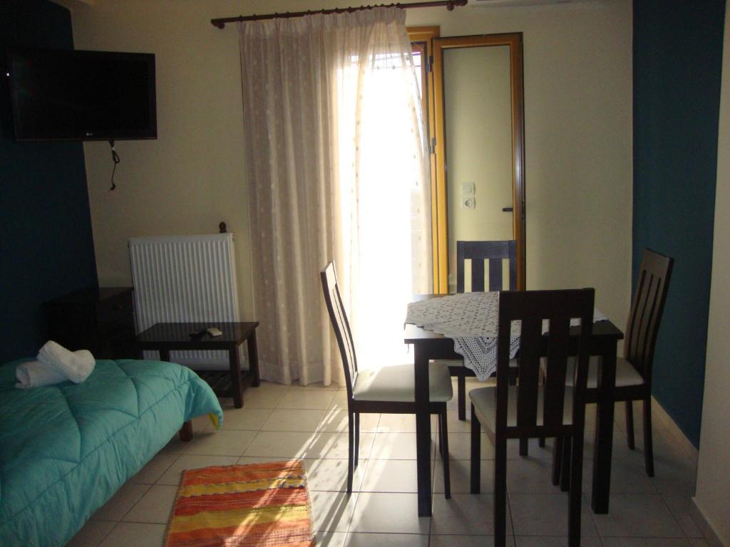 Kafiona Guesthouse Pírgos Dhiroú Szoba fotó