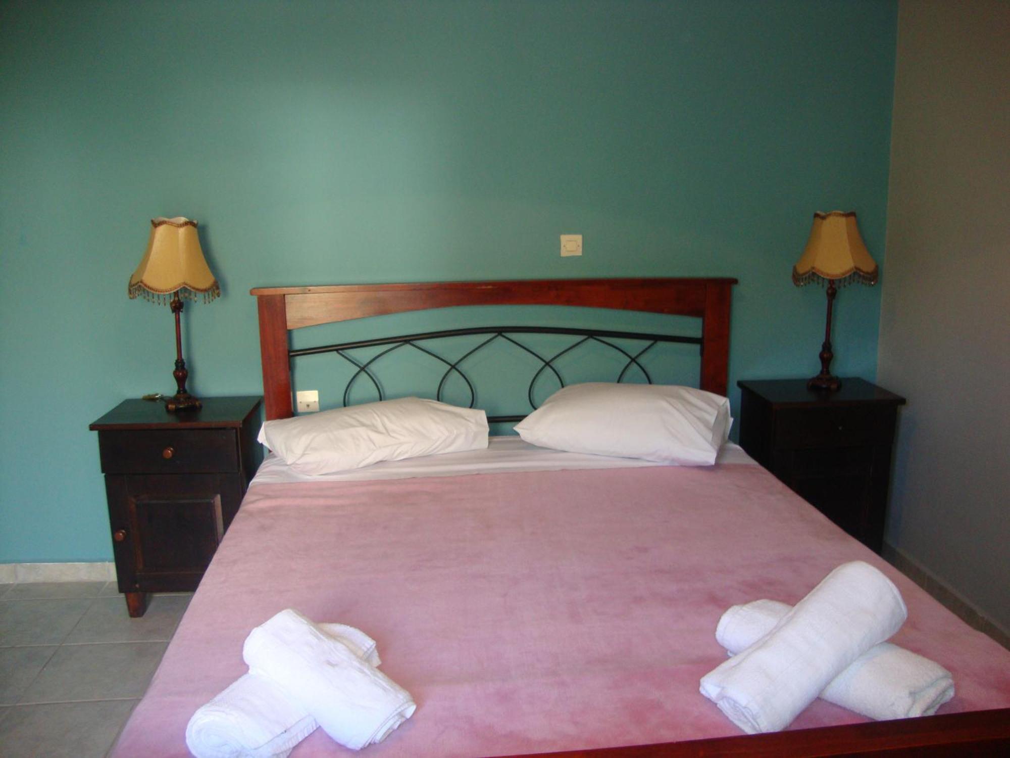 Kafiona Guesthouse Pírgos Dhiroú Kültér fotó