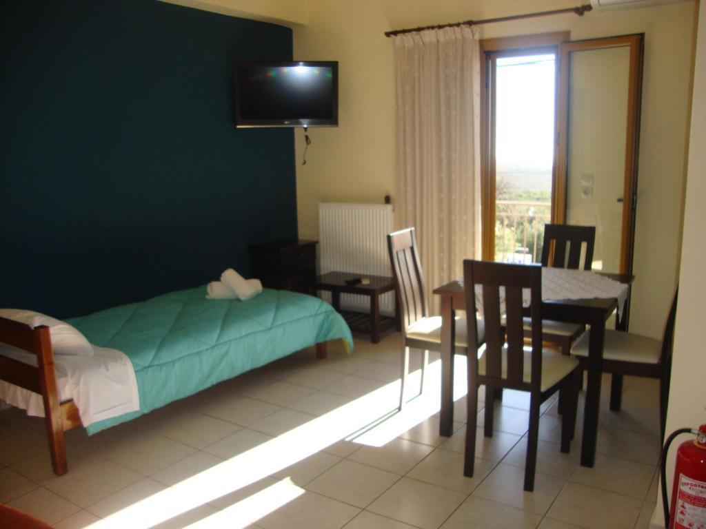 Kafiona Guesthouse Pírgos Dhiroú Szoba fotó