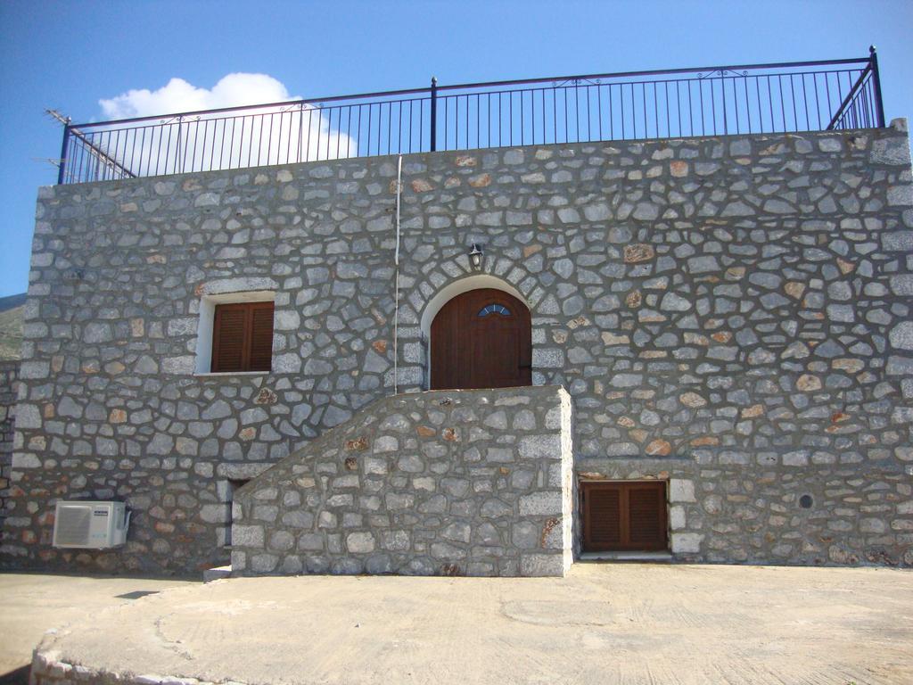 Kafiona Guesthouse Pírgos Dhiroú Kültér fotó